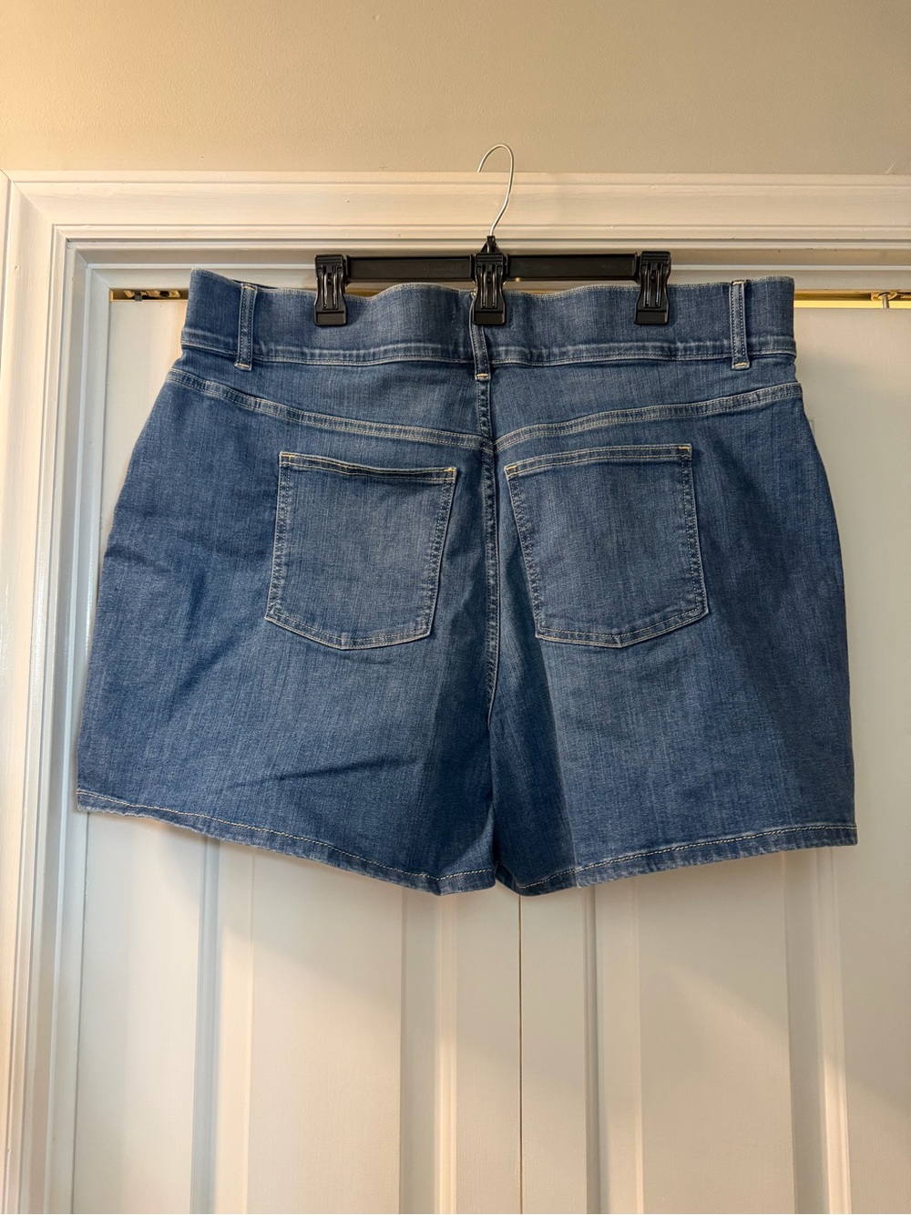 Spanx Pull On High-Rise Women's Denim Shorts - 2X - Picture 4 of 5
